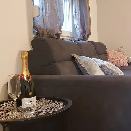 Carmen Apartment *